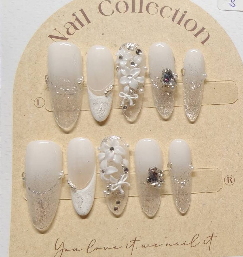 Alternative view of White Shooting Stars